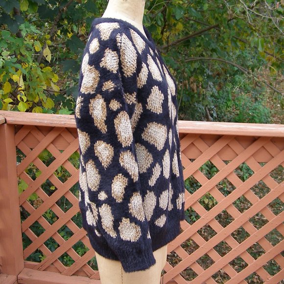 EUC Size M 8-10 MICHAEL KORS Cheetah Jaquard Animal Print Thick Sweater - Picture 4 of 10